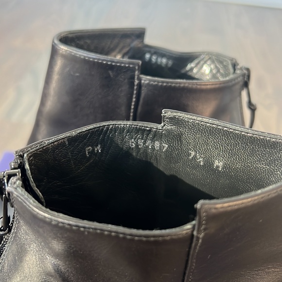 New - Stuart Weitzman -Swell booties - 7.5 - Picture 8 of 9